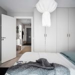 Спальня с серыми стенами