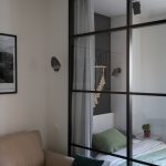 Спальня гостиная со стеклянной перегородкой лофт