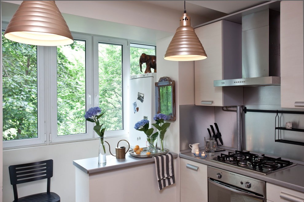 Дизайн кухни с балконом - 25 примеров интерьера